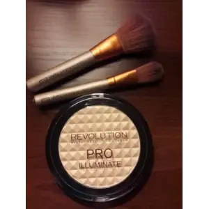 Pro Illuminate Highlighter Blush Rhea
